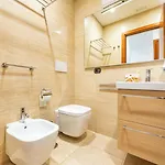Andenis Tiber House