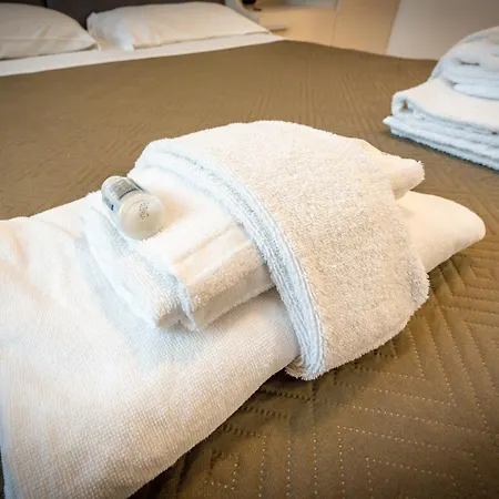 Konukevi Andenis Tiber House