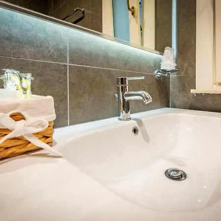 Andenis Tiber House 4*