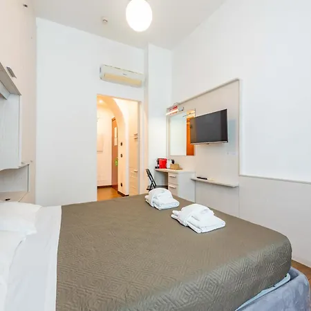 Andenis Tiber House Konukevi Roma
