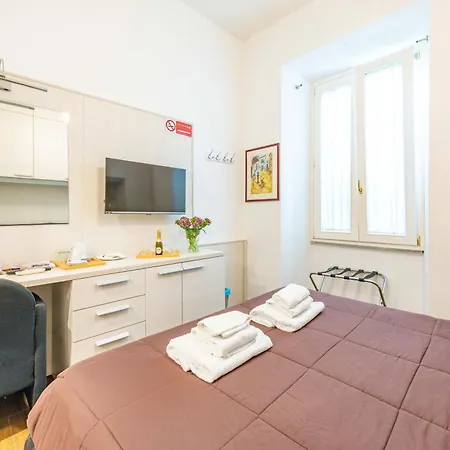 Andenis Tiber House Konukevi Roma