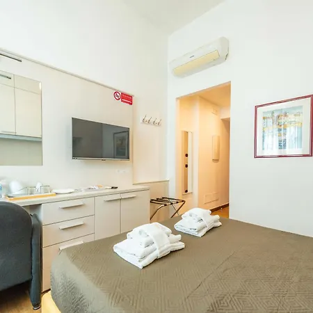 Konukevi Andenis Tiber House Roma