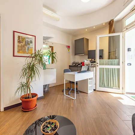 Konukevi Andenis Tiber House
