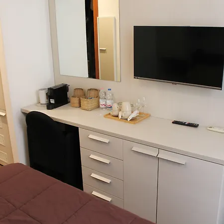 Andenis Tiber House Konukevi 4*