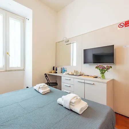 Andenis Tiber House