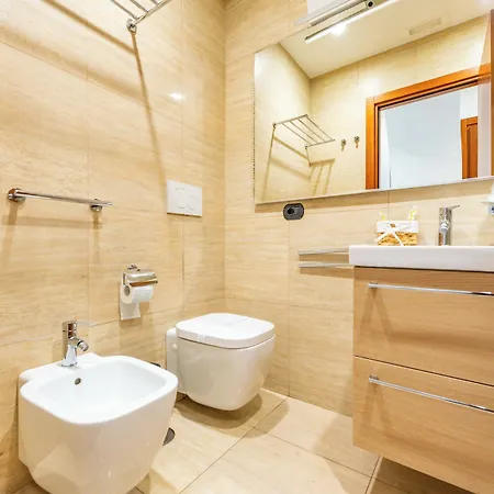 Andenis Tiber House
